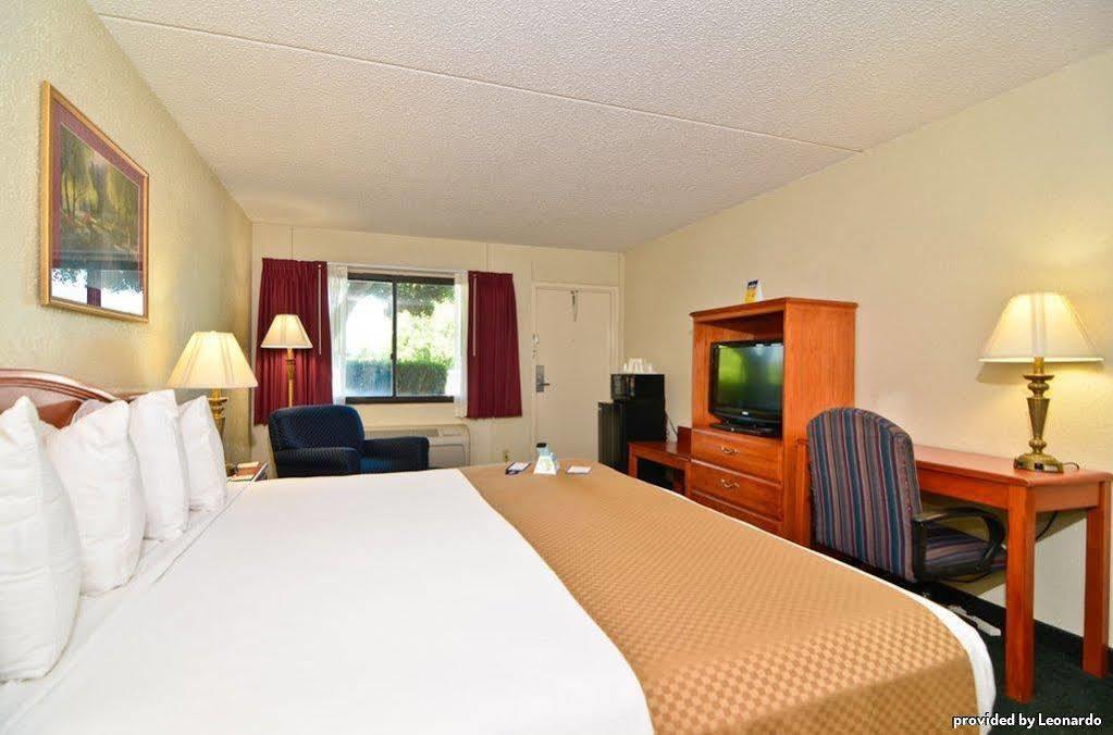 Best Western Crossroads Inn DeFuniak Springs Ruang foto